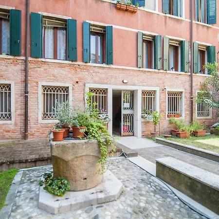Venice And Venice Apartments - Private Rooms In Shared Apartment-3